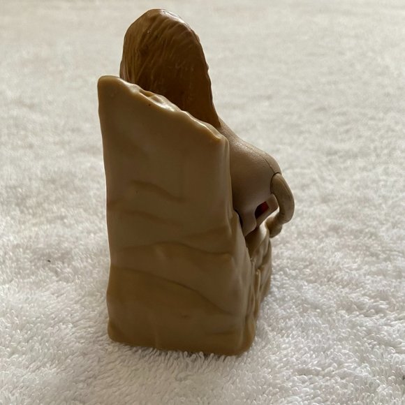 Lion Figure - Picture 5 of 10